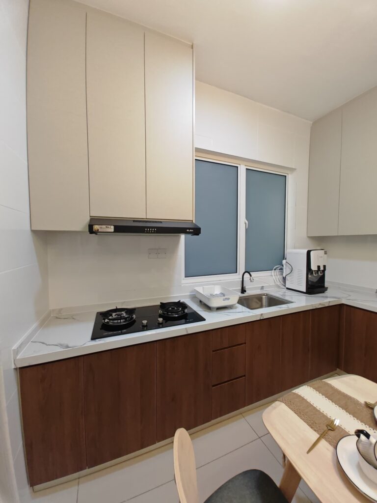 COMMON AREA KITCHEN(17)