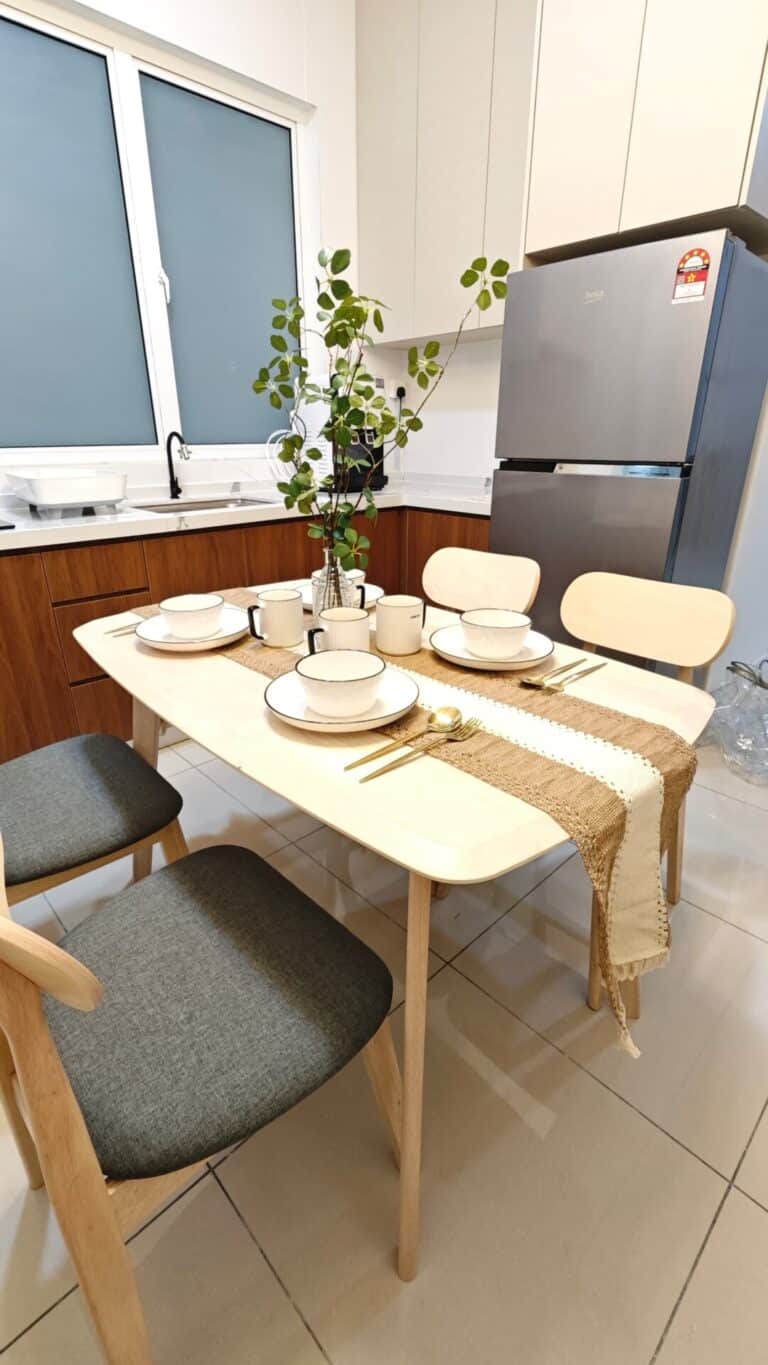 COMMON AREA KITCHEN(19)